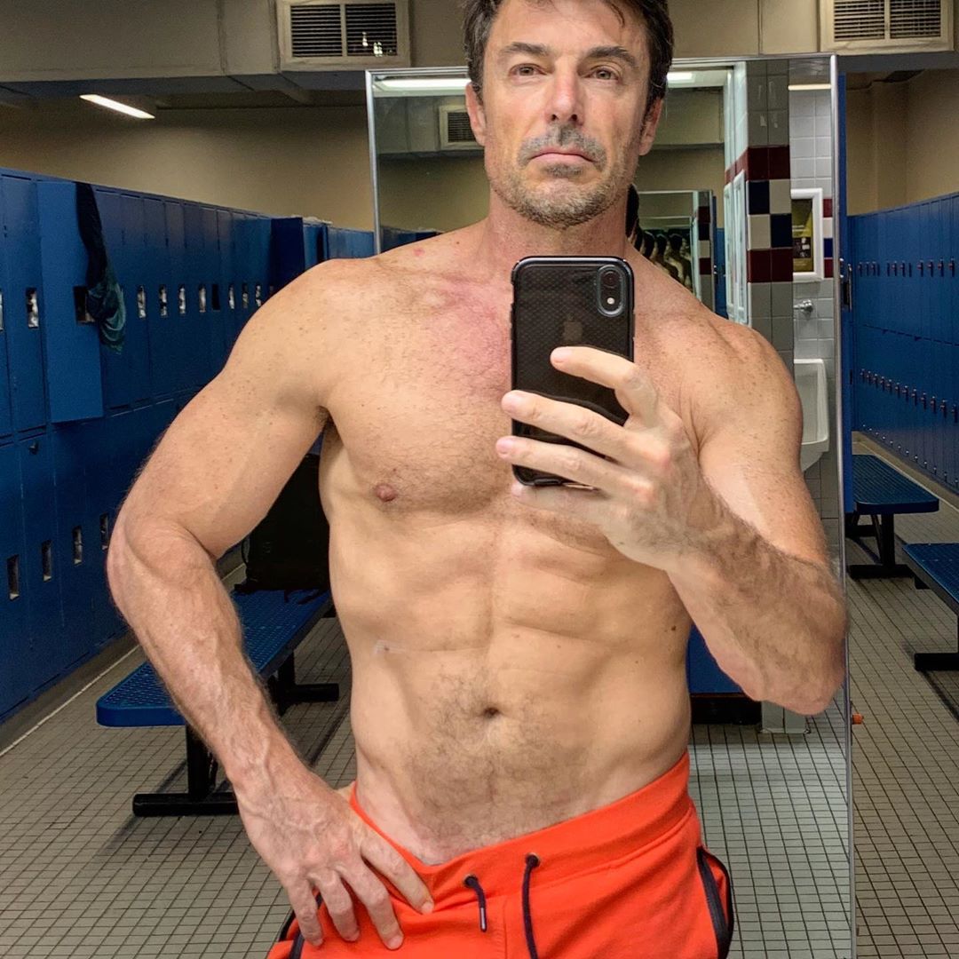 giancarlo petaccia y sus impresionantes six pack 