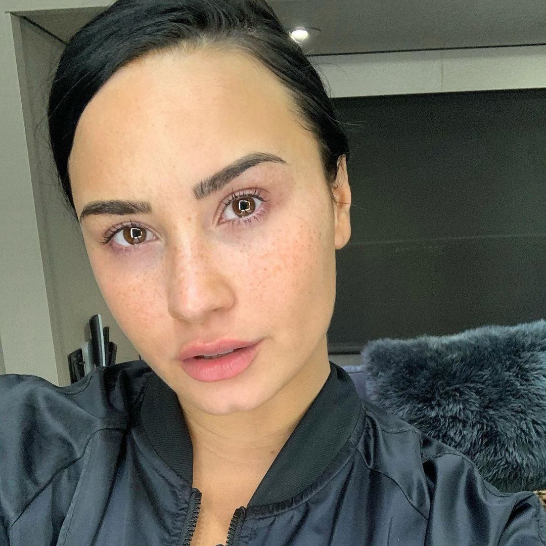 demi lovato se muestra al natural 