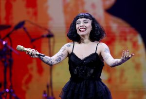 ¡Gran panorama! Mon Laferte anunció concierto desde su casa