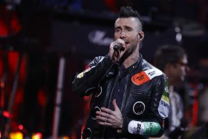 Adam Levine se disculpa públicamente por show de Maroon 5 en Viña: "No fui profesional"