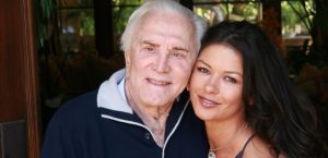El emotivo mensaje con el que Catherine Zeta Jones se despidió de Kirk Douglas