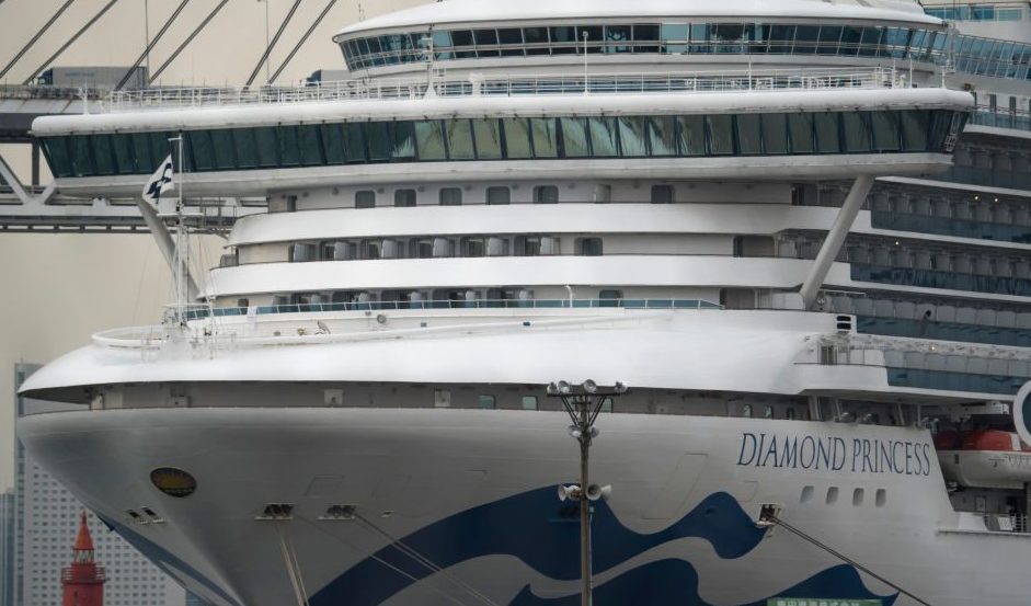 Confirman que tripulante chilena está contagiada con coronavirus