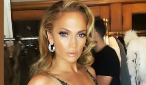 Jennifer López hizo estallar Instagram con foto luciendo su tonificada figura en bikini