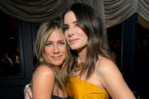 Jennifer Aniston y Sandra Bullock conversaron sobre ex novio en común