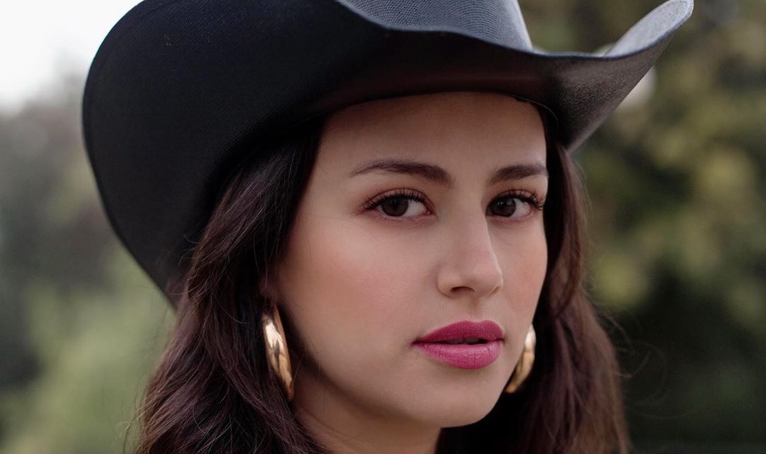 La potente reflexión de Karla Melo sobre los estereotipos posando en bikini