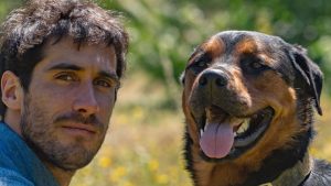 ¡Se pasó! Pedro Astorga causó furor al lucir su tonificado abdomen