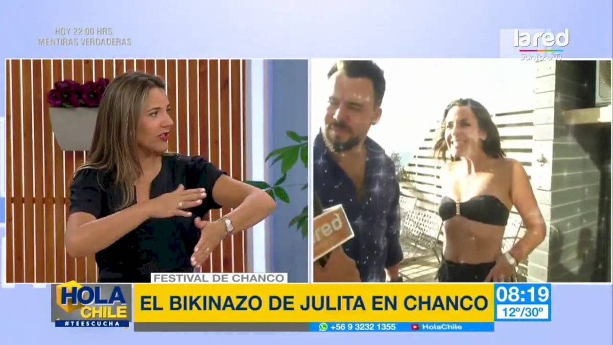 julia vial se luce en bikini