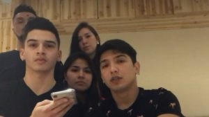 Artistas chilenos "atrapados" en China hablan sobre su compleja situación