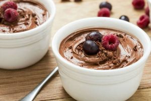 ¿Amante del chocolate? Prepara este mousse de chocolate amargo y nutella
