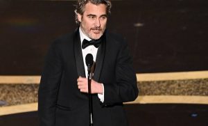 El emotivo discurso de Joaquin Phoenix al ganar el Oscar a 'Mejor actor': Recordó a su hermano