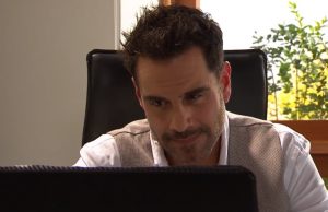 El fail en videollamada de Ricardo en "Verdades ocultas" que televidentes no dejaron pasar