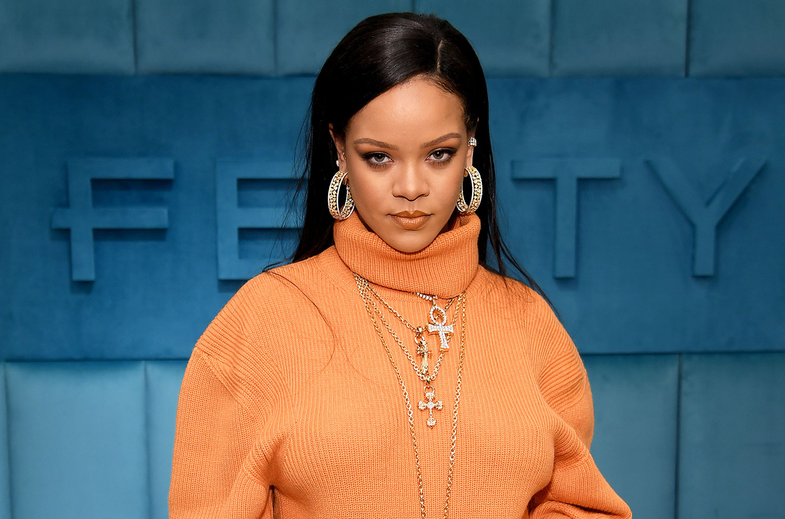 Rihanna en la polémica: Habría ofendido a la comunidad hindú por foto en topless