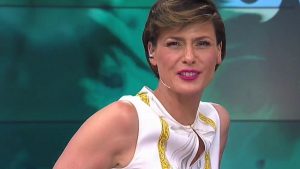 Comodidad ante todo: Tonka Tomicic muestra cómo conduce "Bienvenidos" desde su casa