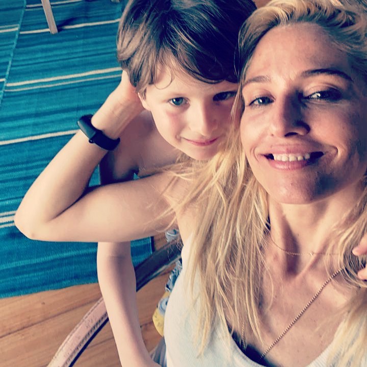 la actriz hace cuarentena junto a su hijo santiago 