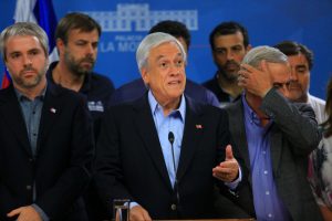 Presidente Piñera cae en aprobación, según encuesta Cadem
