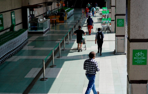 Cierran supermercado de Las Condes por mujer que tenía coronavirus