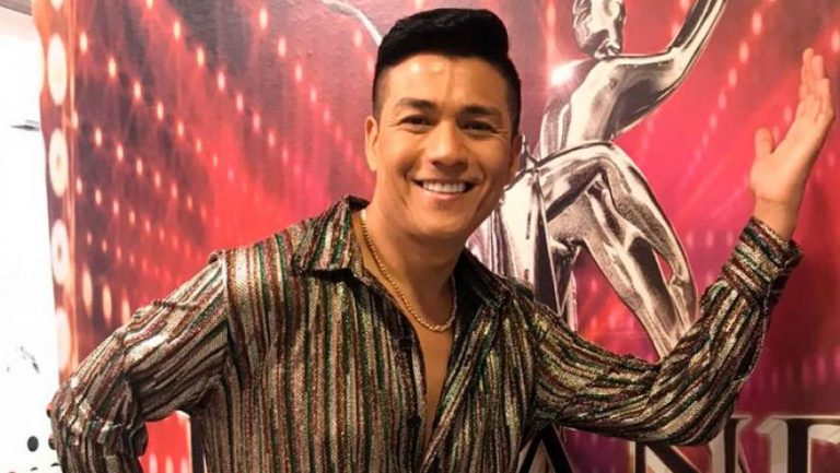 Américo sorprendió con radical cambio de look