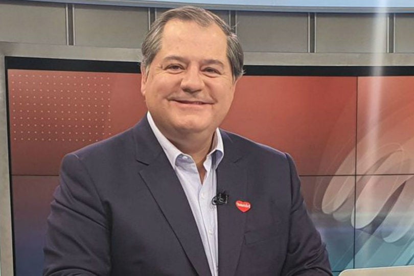 El radical cambio de look de Mauricio Bustamante: "En casa insisten que no es lo mío"