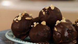 Prepara estas bolitas energéticas de quinoa y chocolate amargo