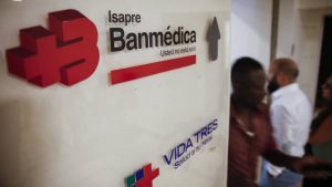 'Es bastante inoportuno': Gobierno se refiere a alza de planes de Isapres