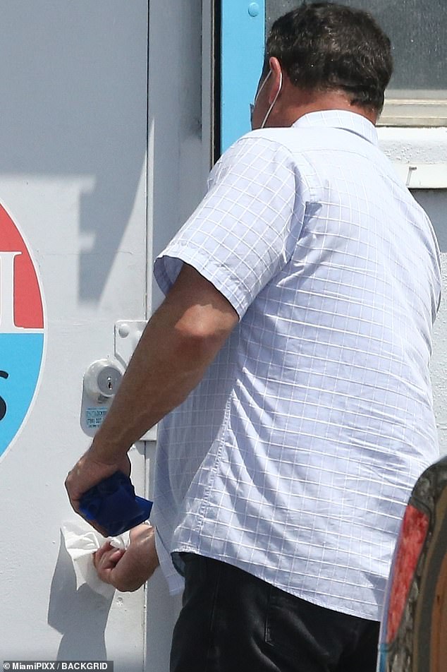 jennifer lopez hizo que abriera un gimnasio para ella