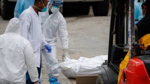 Nueva York registra triste récord de 779 fallecimientos diarios