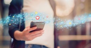 Facebook habilitará nuevo emoji y reacción 'me importa'