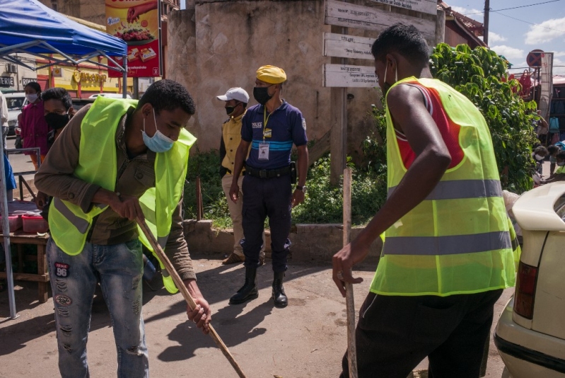 La particular forma de Madagascar para castigar a quienes no usan mascarilla