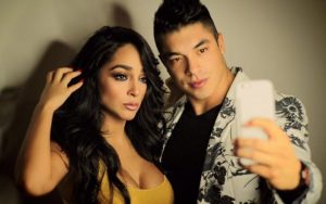 Manelyk González estrena su propio reality junto a su pololo