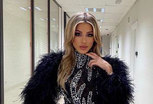 Oriana Marzoli comparte topless durante su cuarentena en España