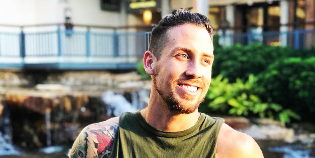 Ex "Doble tentación" Felipe Lasso es cuestionado por su look en cuarentena