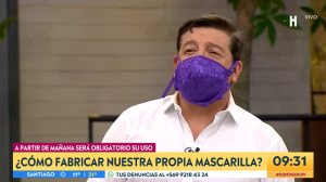 JC Rodríguez hizo tutoriales de mascarillas caseras en matinal de CHV y sacó risas en redes