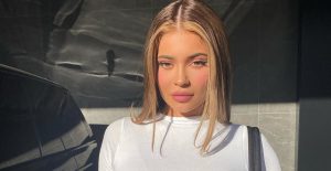 Kylie Jenner sorprende con selfie natural tras criticado paparazzeo