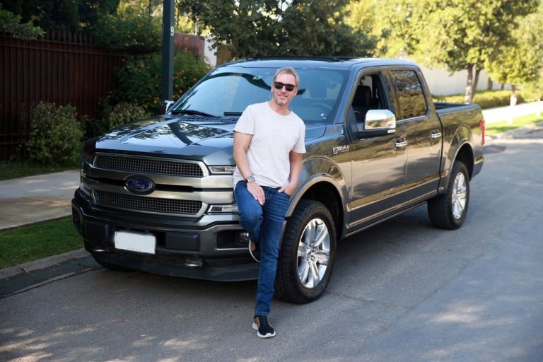 Martín Cárcamo se refirió a la portada con su camioneta en el 8M