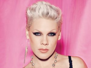 La cantante Pink y su hijo de tres años dieron positivo al coronavirus