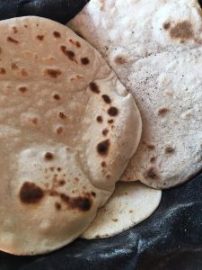 Elvira Cristi nos enseña a hacer un pan chapati