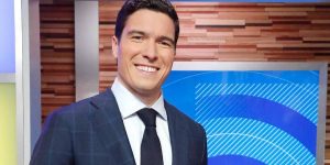 Periodista se hace viral tras realizar despacho sin pantalones