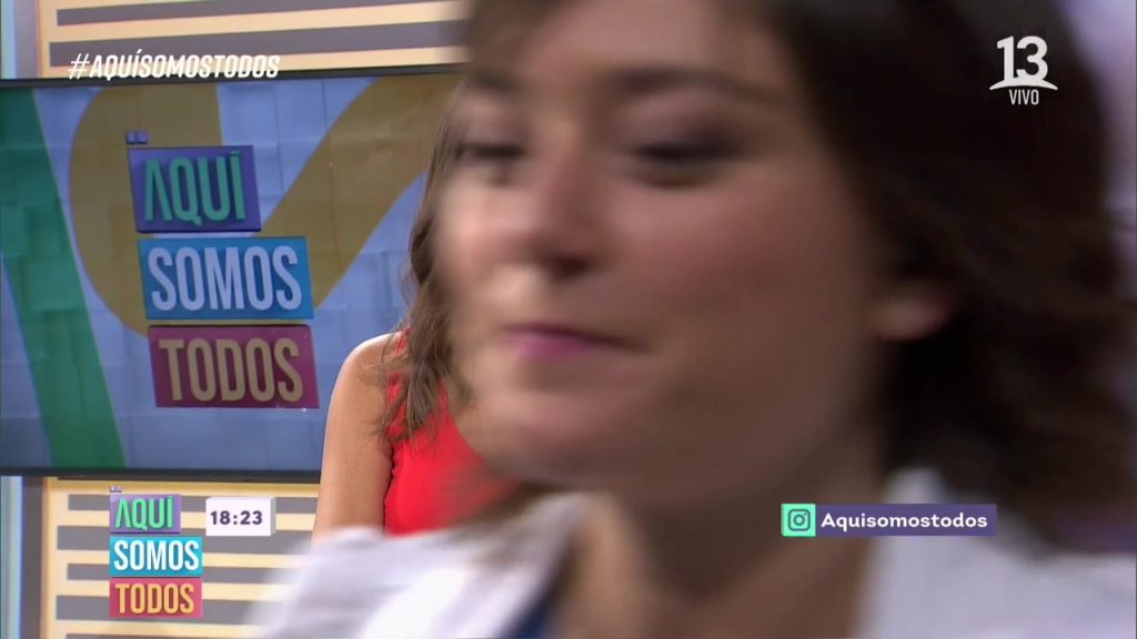 el chascarro de ángeles araya y la panelista del espacio, Natalia