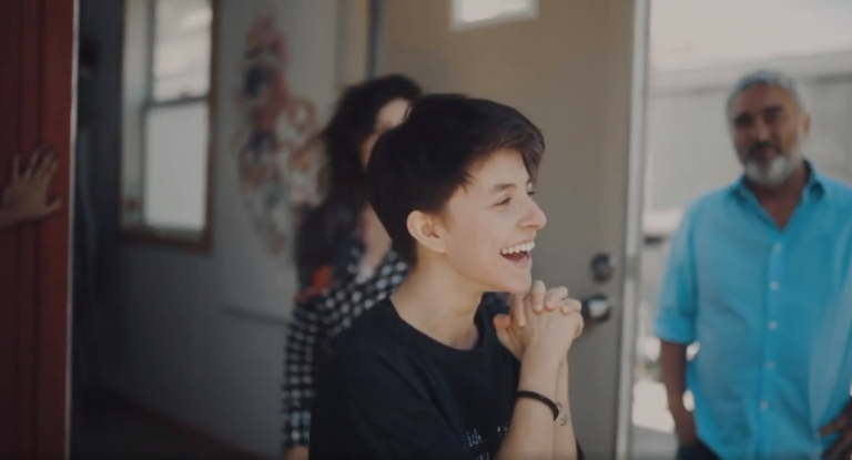 El potente video de Teresita Commentz tras su radical corte de pelo