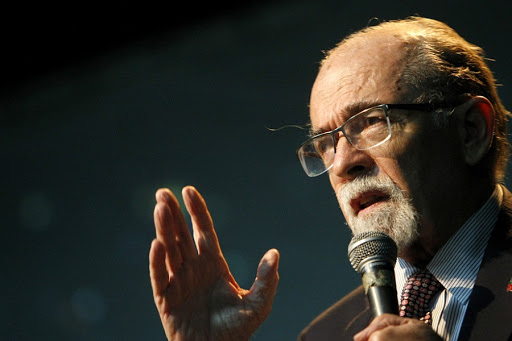 Mamá de José Maza dio positivo a Covid-19: tiene 91 y no presenta síntomas