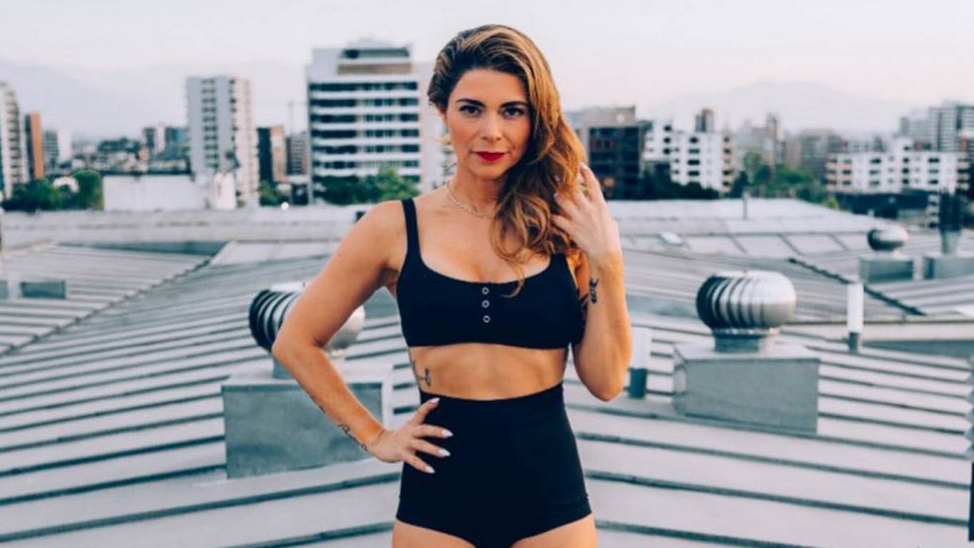 Antonella Ríos anuncia perfil de fotos íntimas con destapada selfie