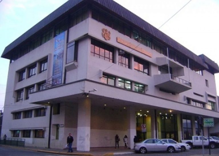 Trabajadores del Gobierno y municipales participaron de fiesta durante la pandemia en Valdivia