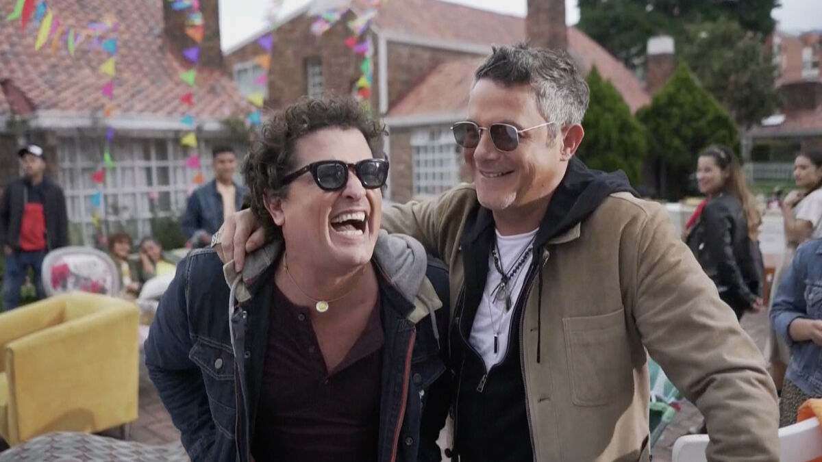 Carlos Vives y Alejandro Sanz lanzan video de "For sale"