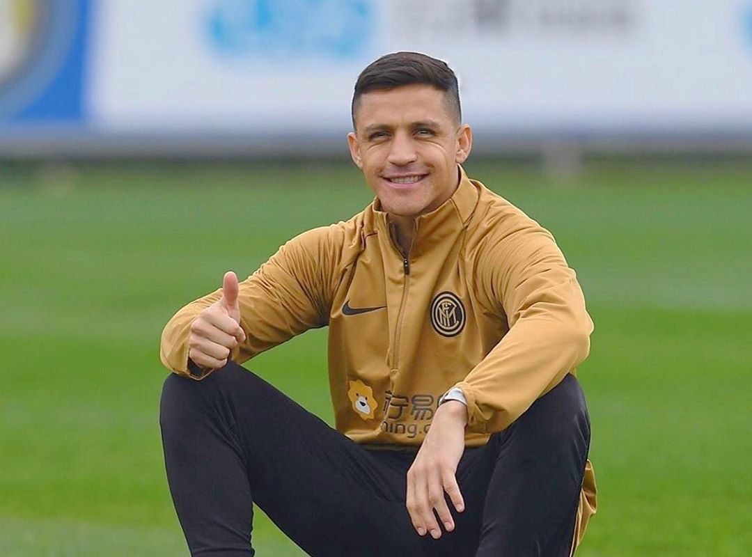 Alexis Sánchez sorprendió con cambio de look durante cuarentena