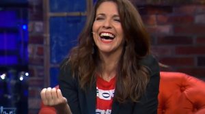 La reacción de Karla Constant al ver su primera prueba en TV en "Sigamos de largo"