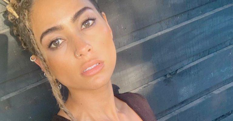 El extravagante look por el que Camila Recabarren fue comparada con una "Spice girl"