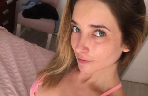 Camila Nash respondió a seguidores que la cuestionaron por "mostrar el trasero"