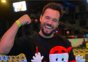 Tras baja de sueldo: Eduardo de la Iglesia se reinventa y vende pisco sour