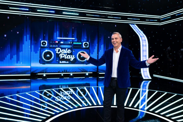 José Miguel Viñuela cuenta qué famosos participarán en "Dale Play"