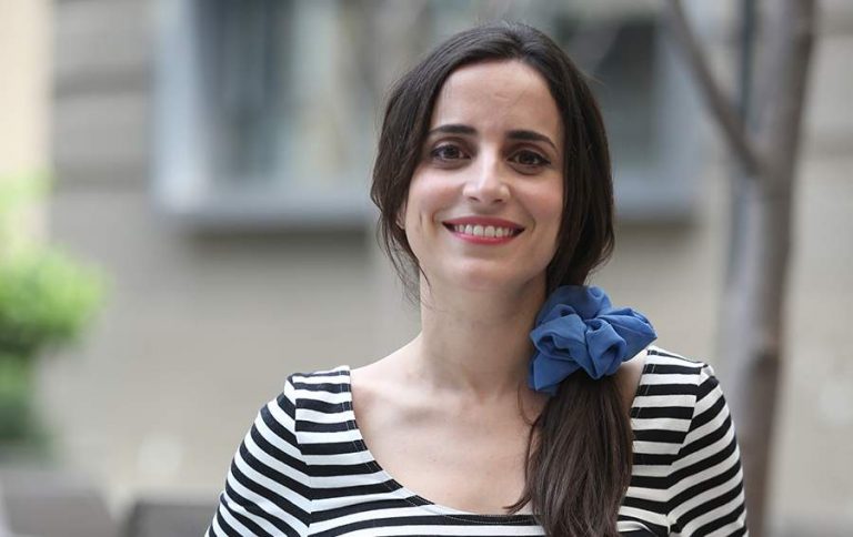 Camila Hirane sorprende al publicar foto con su hermana 'clon'